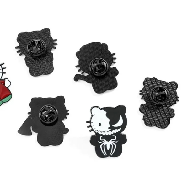 2 Hello Kitty Horror Pins - Picture 6 of 10